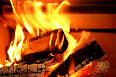 実際の費用はいくら 気になる 薪ストーブ の 導入コストとランニングコスト もっとドモシカを知る ドモシカハウス 高松の圧倒的高性能 低価格注文住宅 新築住宅を建てるなら