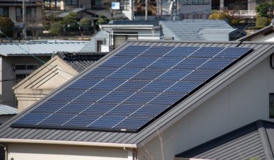 住宅街で見かける 気になる屋根 差し掛け屋根のメリット デメリットとは もっとドモシカを知る ドモシカハウス 高松の圧倒的高性能 低価格注文住宅 新築住宅を建てるなら