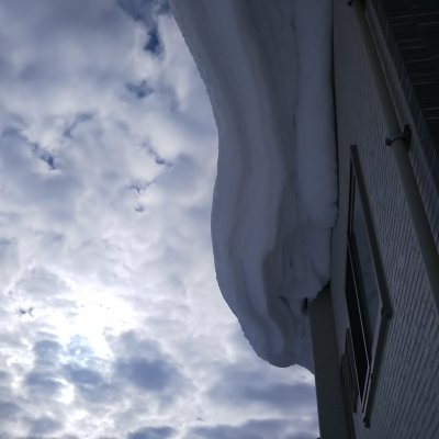 先日、お休みの時に撮影しました。雪庇が大分育ってますねー