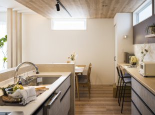 配膳しやすい家事動線を考えたキッチンダイニング