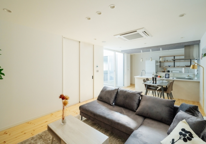 松山南店　モデルハウス白