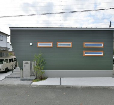 ワンちゃん、ネコちゃんと暮らす平屋のお家