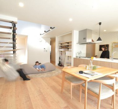 仲良し家族の素敵なお家♪～コンパクトだけど開放的なお家にするコツとは？～