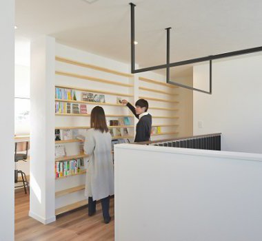 眺めの良い読書スペースのある素敵なお家♪