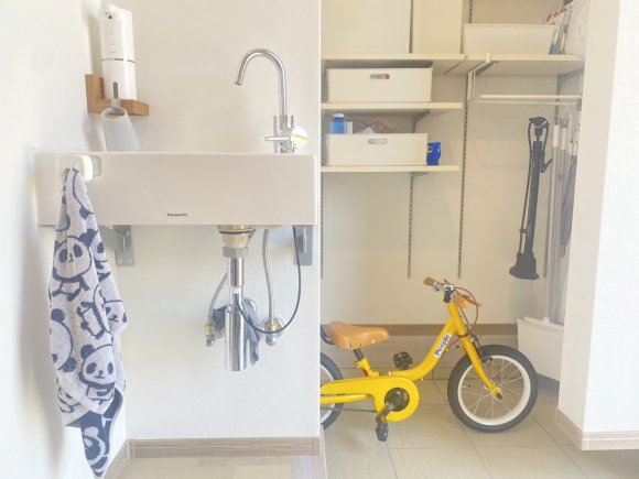 片づけやすい家は、収納しやすい家。LDKや廊下、各部屋に1帖の収納を設け、シューズクローゼットやパントリー、2階のウォークインクローゼットまで、暮らしの動線に合わせた収納を各所に配置しました。必要な場所に必要な収納があることで、意識的に片付けをしなくても自然と整う空間に。毎日の暮らしを快適に保つ工夫が随所に詰まっています。

※写真はイメージです。