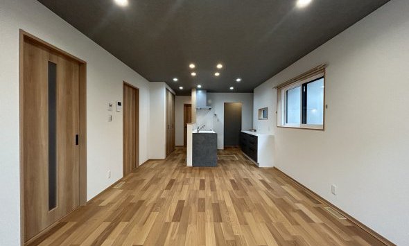 【三木市】子育て世代に贈る「収納上手な平屋」。横並びダイニング×独立洗面台で、家事をスマートに