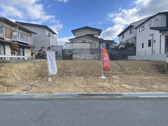 【建築条件なし】こだわりの自由設計が可能

特定の住宅会社に縛られることなく、ご家族の理想を100%反映した家づくりが楽しめます。

