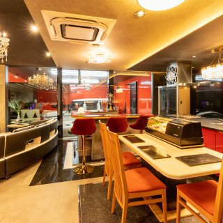 夢を散りばめたカスタムガレージのセカンドハウス