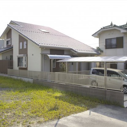 存在感を印象づける大屋根デザイン