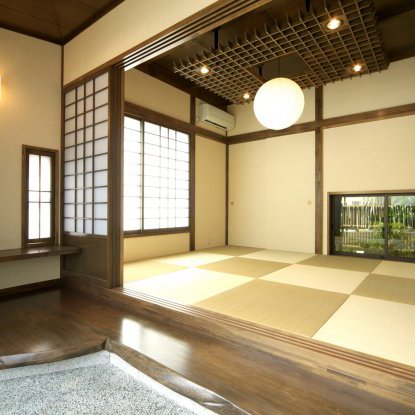 家族団欒を育む木の温もり