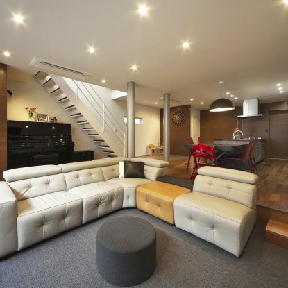 外から中へと繋がるラグジュアリースペース