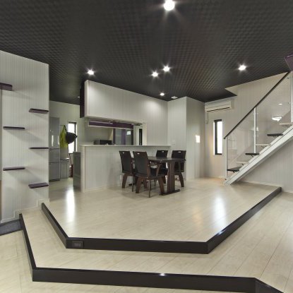 ペットと暮らせるモノトーン空間