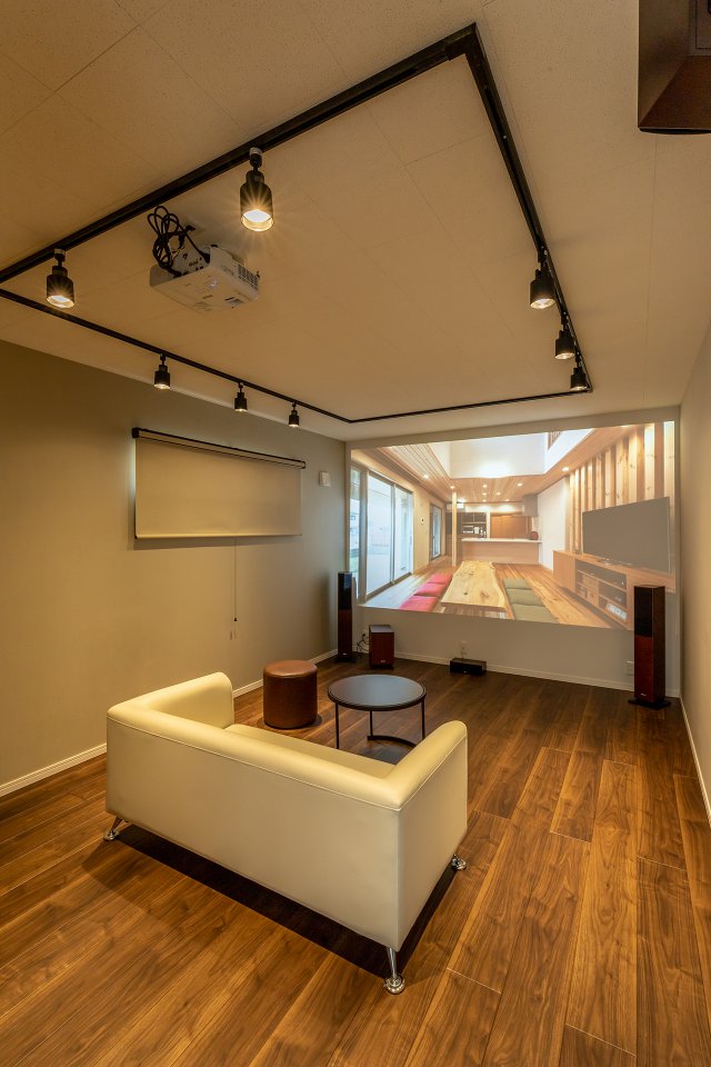 音漏れだけではなく、音響にも配慮したオーディオルーム。
大好きな音楽や映画を、好きな音量で気兼ねなく楽しんでいただけます。