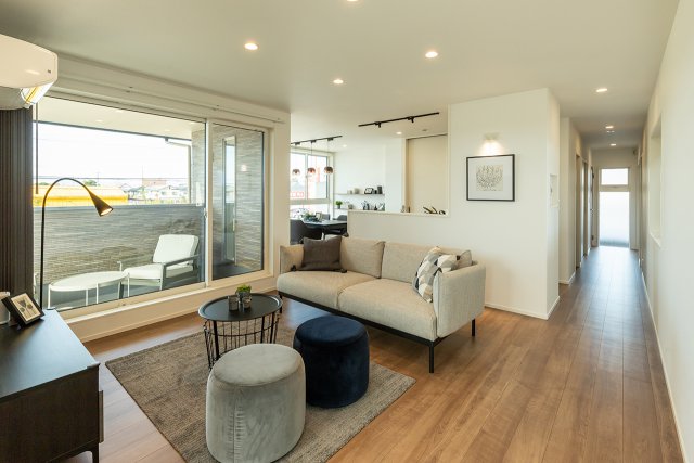 世帯間の生活スタイルの違いを考慮し、玄関と直接つながる子世帯LDK。程よい距離感で暮らすことができます。