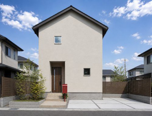 陽光と開放感に包まれる住まい