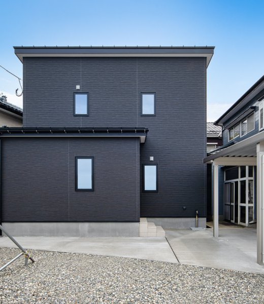 都会の喧騒を忘れ、ゆったりとした時の流れで笑顔なる家