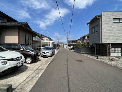 閑静な住宅街が続きます♪