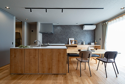 格子が映えるジャパンディハウス