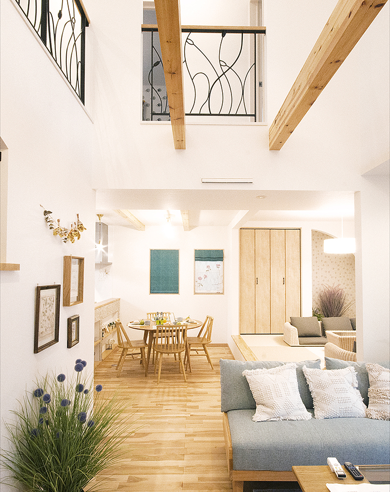 アイアンの使い方が素敵なカフェ風ハウス