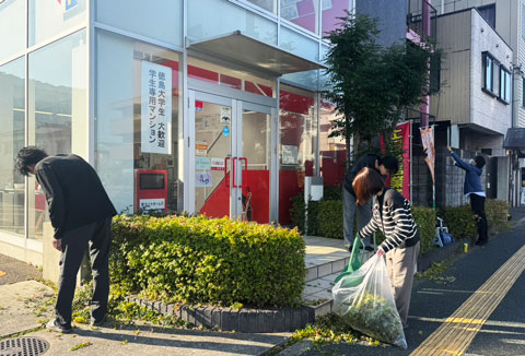 【新着情報】11/14（金）本社前植栽の剪定を実施しました