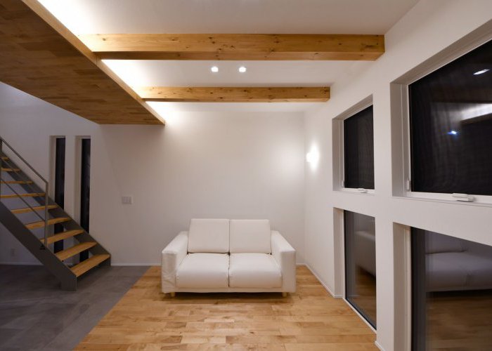 しっくい＆ムクフローリングを採用