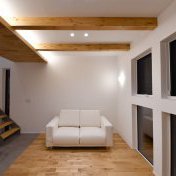 しっくい＆ムクフローリングを採用