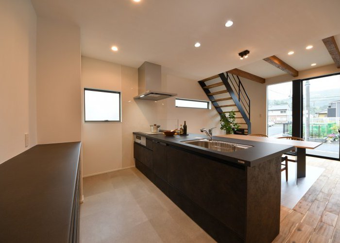 開放感のあるペニンシュラキッチン