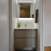 スタイリッシュな洗面台