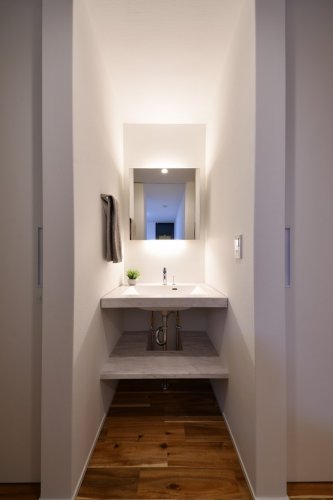 間接照明を採用した洗面台