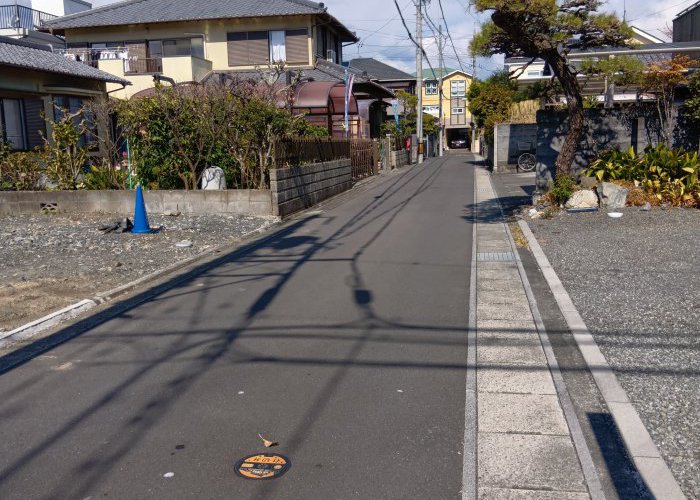 静かな住環境を保つ前面道路