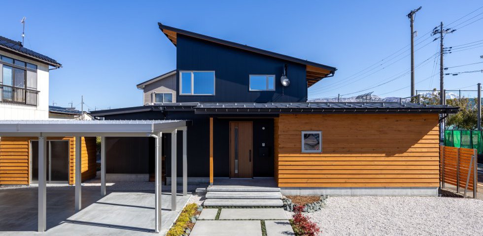 東寺町の家｜ソトとナカをつなぐ南北両面デッキの家