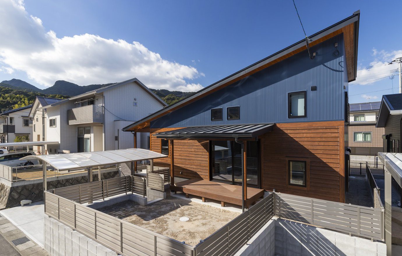 アウトドアが似合うスキップフロアのお家『CAMP』