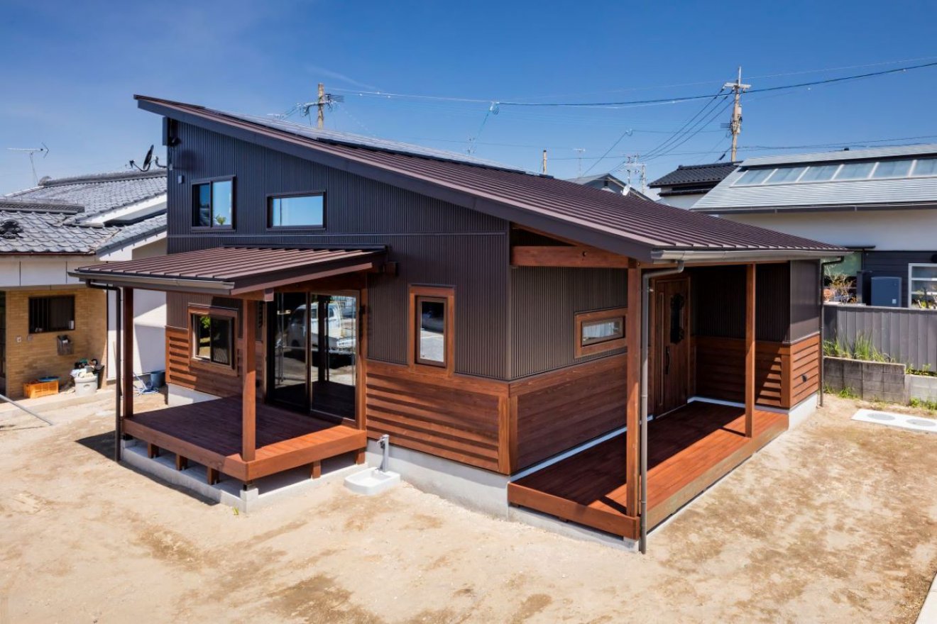アウトドアが似合うスキップフロアのお家『CAMP』