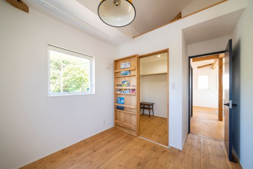 本棚？隠し扉？