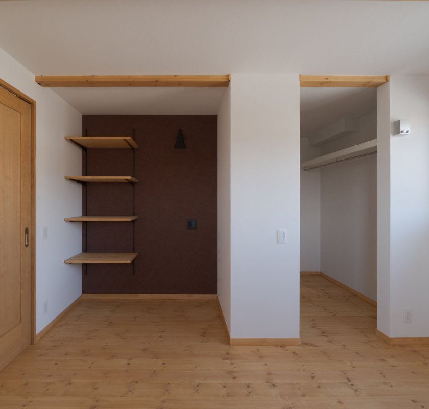 デスクワークもはかどる寝室