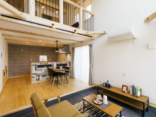 外と内をゆるくつなぐ土間リビング