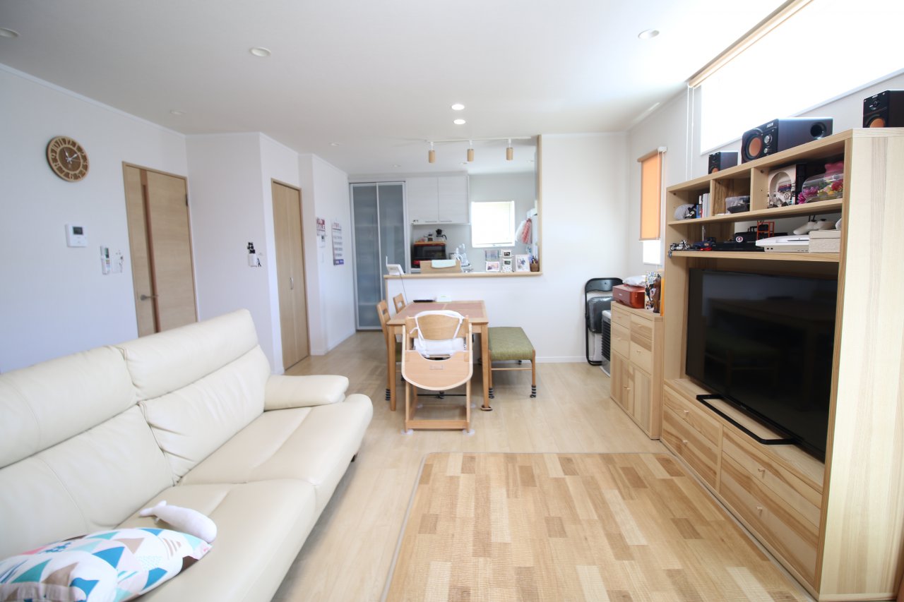 料理をしながらでもリビングを見渡せるオープンキッチン