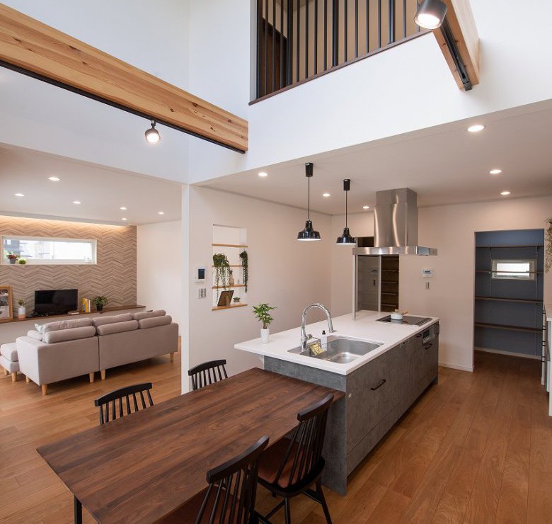 料理や家族の会話が弾みますね！