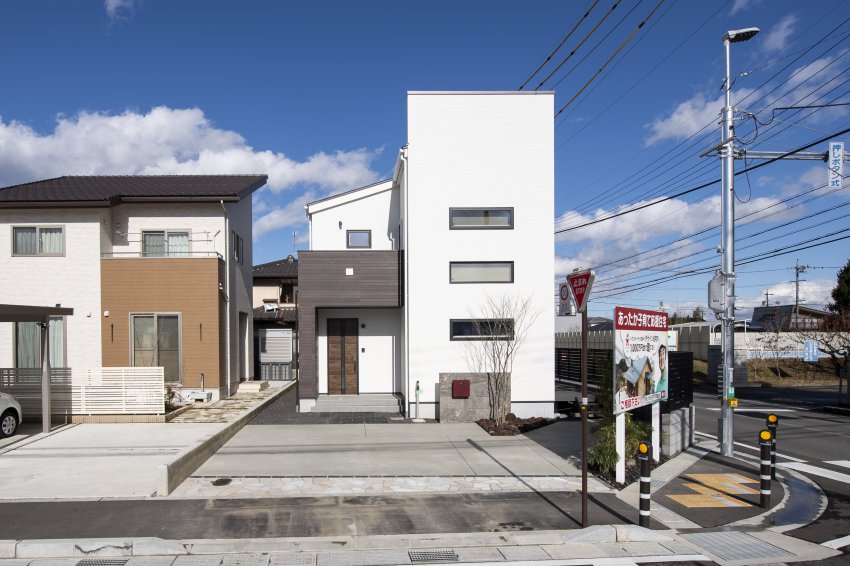 オシャレな外観と解放感のあるダイニングの家【長野市】