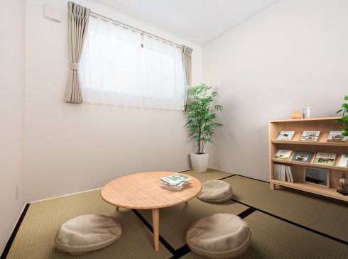 スキップフロア＆大型階段下収納