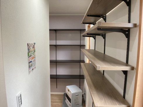 高さ調整が便利な可動棚収納