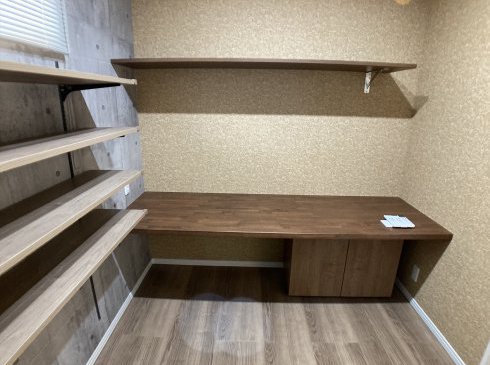 ご主人こだわりの書斎