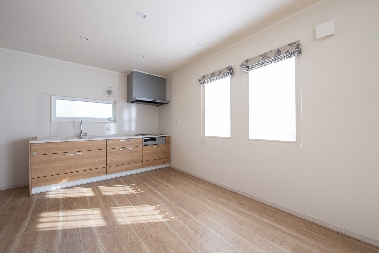 オシャレな木目調と機能性を兼ね備えたキッチン