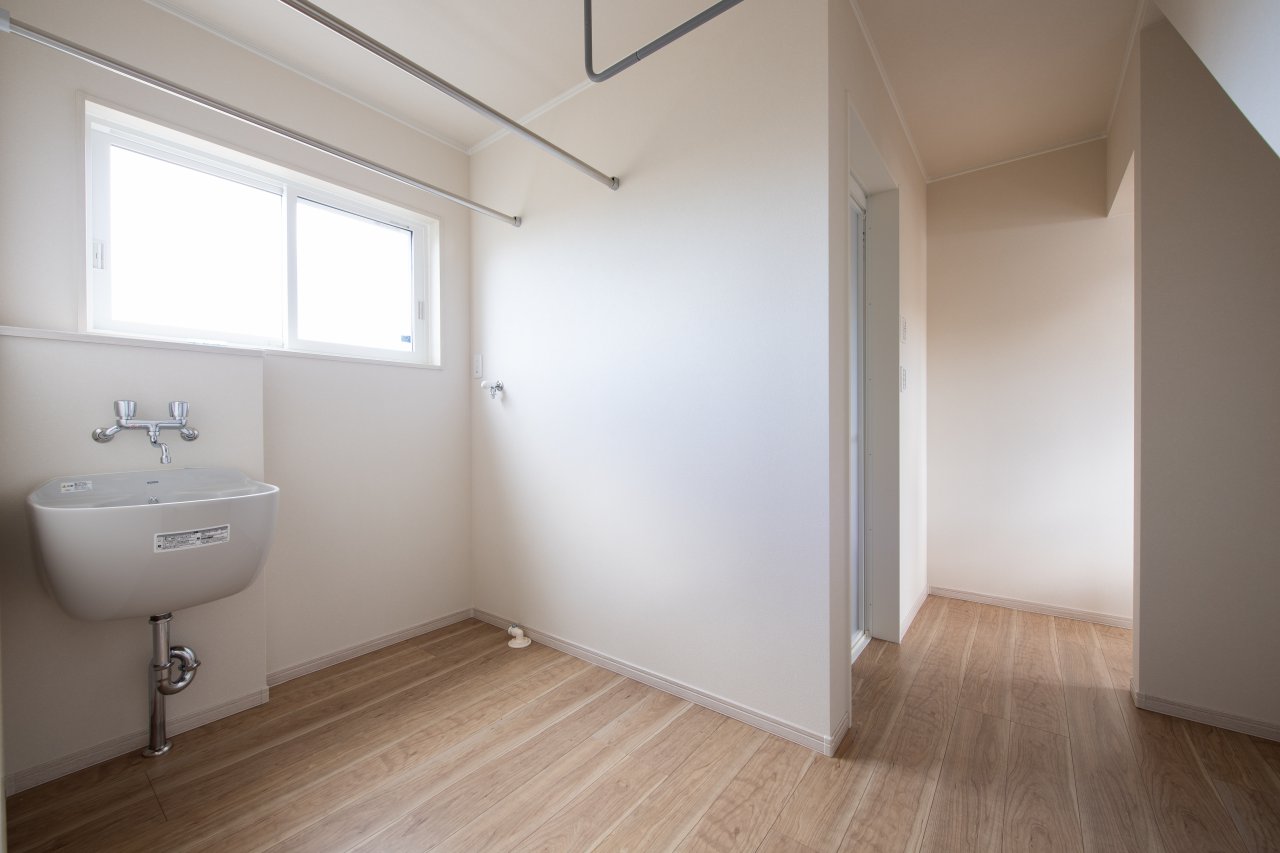 スロップシンクと独立洗面化粧台