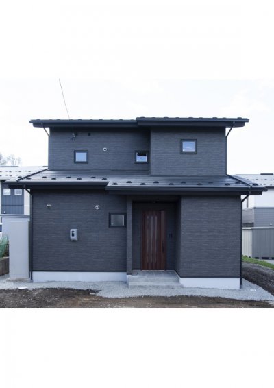 とても使いやすい水回り動線とオシャレな畳が目を惹く2階建て住宅【茅野市】