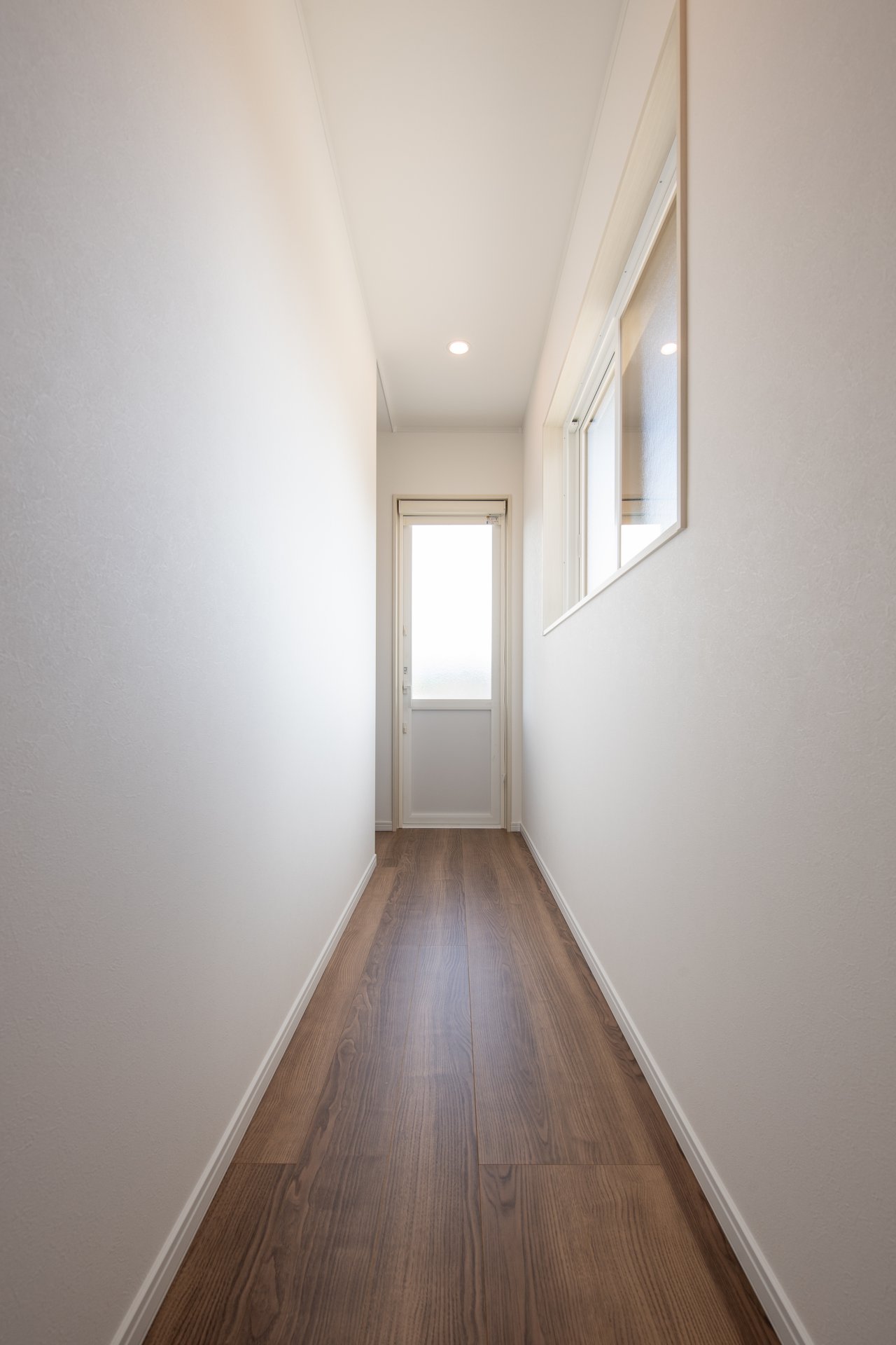 サンルームが建物の中にあることで、すっきりとしたランドリースペースに