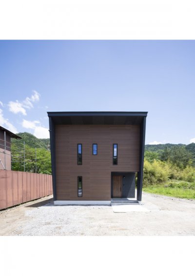 勾配天井のおしゃれな外観のお家【大桑村】