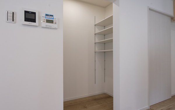 荷物が増えがちな子育て家族に嬉しい充実の収納スペース