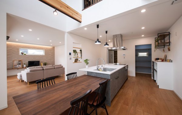 料理をしながらお子様の様子を常に確認できる一体感のある空間設計