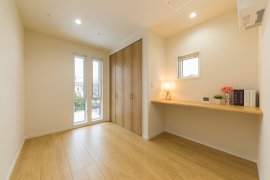 冬の陽だまりを楽しむ。青森で暮らしを豊かにするサンルームのある家